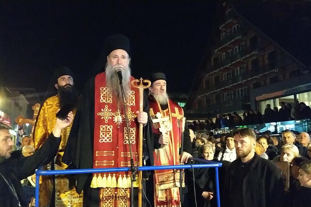 Joanikije na litiji u Pljevljima, Foto: Goran Malidžan