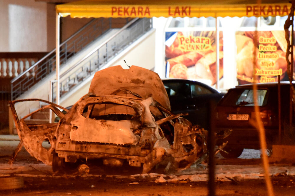 Nakon eksplozije u kojoj je stradao Božović, a Keković teško povrijeđen, Foto: Savo Prelević