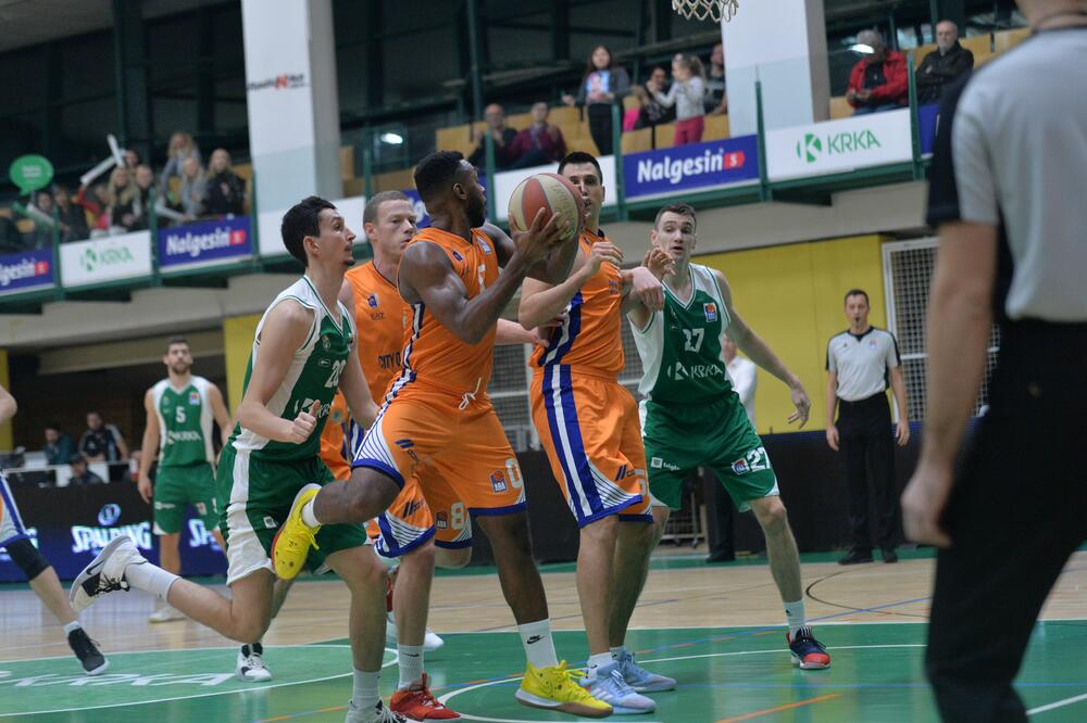 Pulen i Bjelica protiv Krke, Foto: Drago Perko/kosarka.si