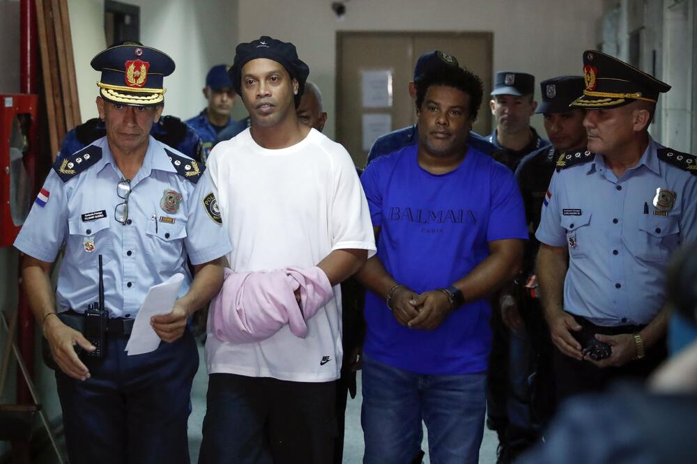 Ronaldinjo dolazi na sud, Foto: AP