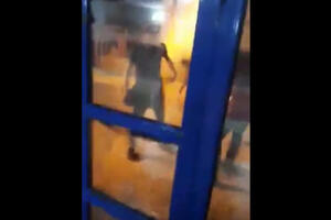 VIDEO Navijači Partizana lomili stakla dok su djeca trenirala