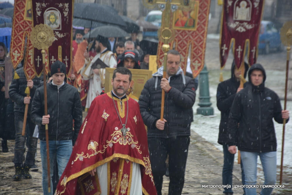 Perović na današnjoj litiji na Cetinju, Foto: Mitropolija.com