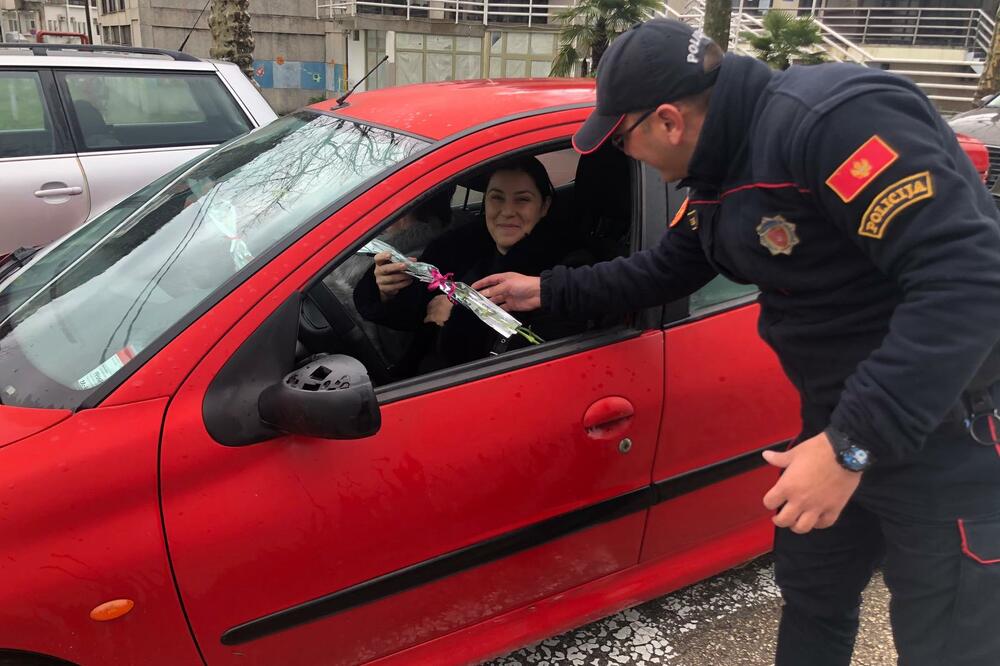 Akcija povodom 8. marta, Dana žena, Foto: Samir Adrović