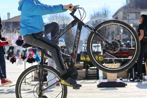 I kad spadne lanac, Ognjen pobijedi