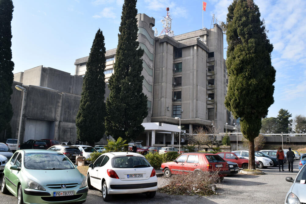 Parking izdali privatniku bez saglasnosti Savjeta, Foto: Luka Zeković