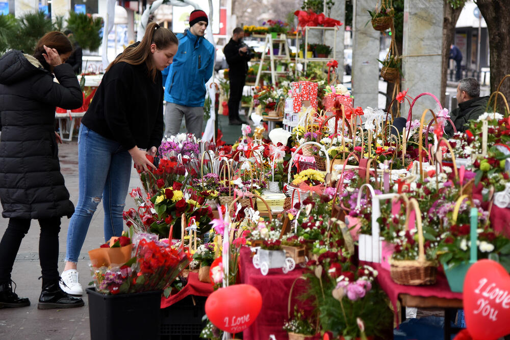Prodaja cvijeća na trgu, Foto: Luka Zeković