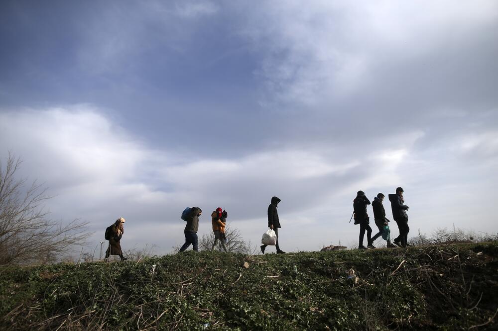 Grupa izbjeglica na tursko-grčkoj granici, Foto: AP