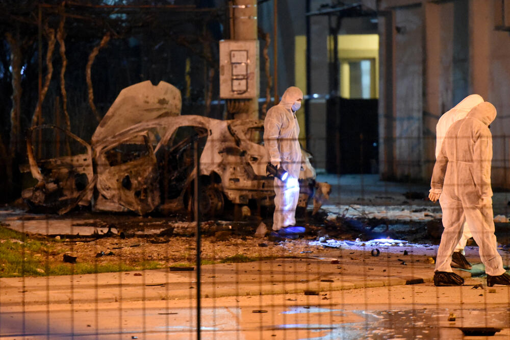 Eksplozija automobila u Podgorici, Foto: Savo Prelević