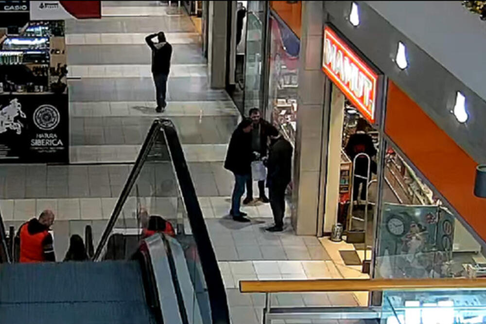 Snimak sa nadzorne kamere u Delti, Foto: Screenshot