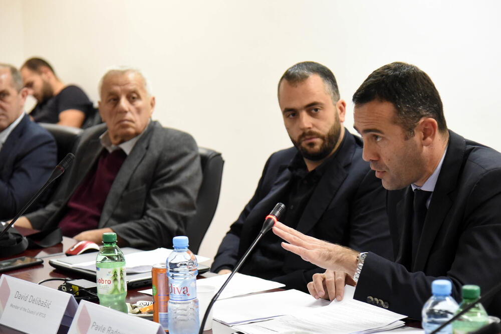 Odgovor stigao nakon pitanja “Vijesti”: Sa jedne od ranijih sjednica Savjeta, Foto: Boris Pejović