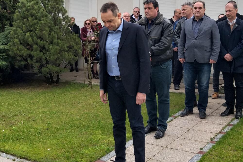 Vulin položio vijenac, Foto: Pokretsocijalista.rs