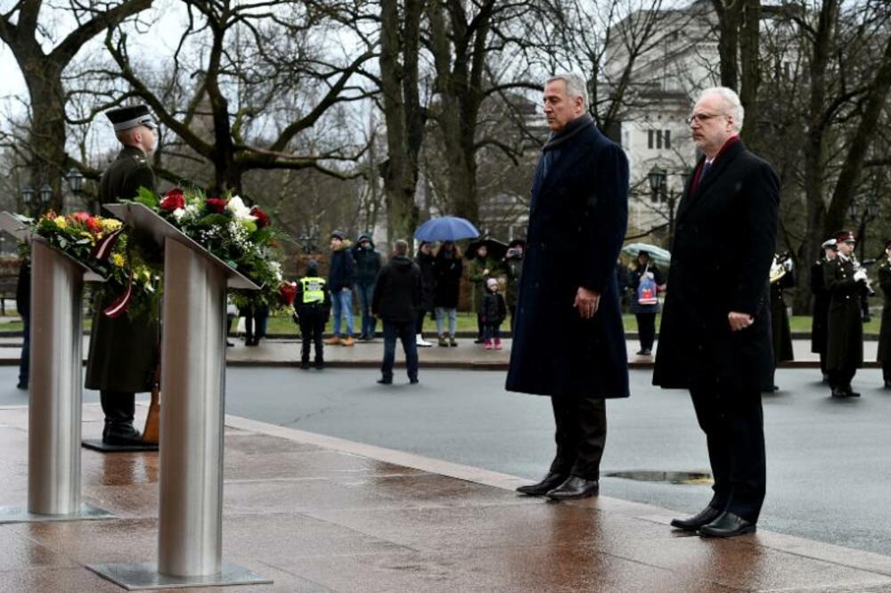 Polaganje cvijeća na spomeniku Slobode, Foto: Služba za informisanje predsjednika Crne Gore