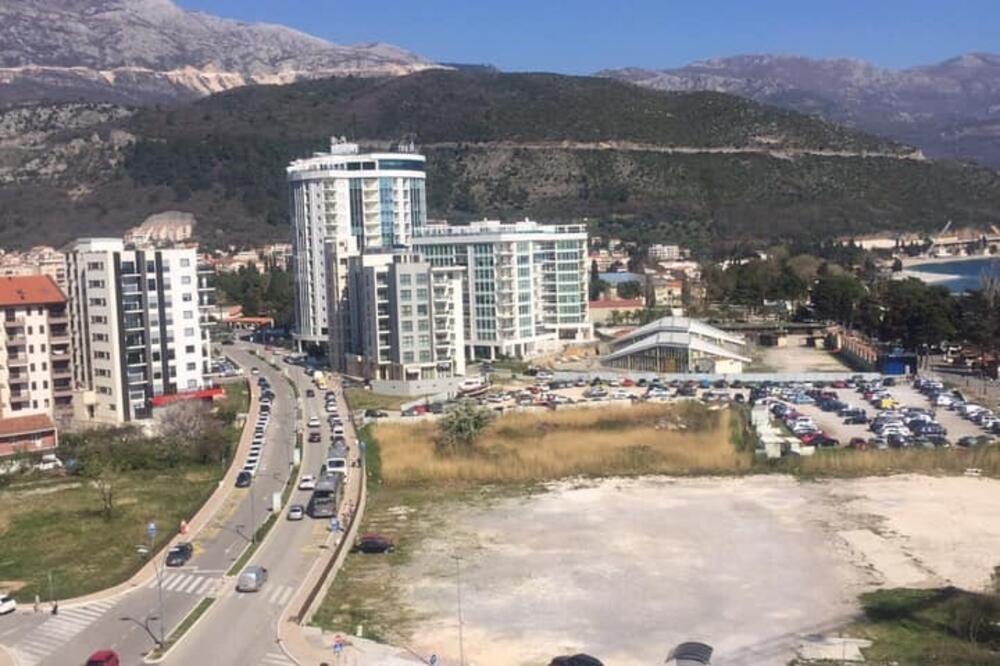 Prostor na kome se planira gradnja hotela, Foto: Vuk Lajović