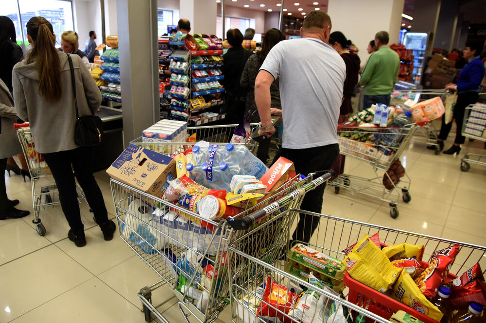 Građani najviše kupuju brašno, ulje, šećer., Foto: Luka Zeković
