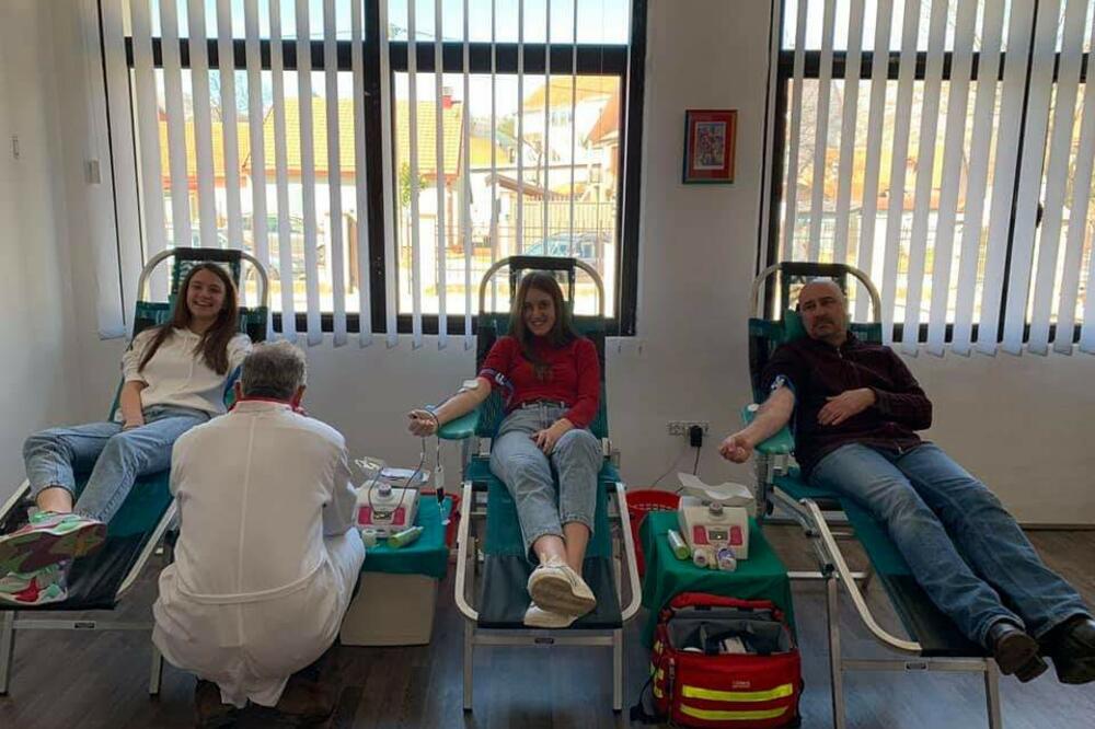 Detalj sa akcije dobrovoljnog davanja krvi, Foto: Gimnazija Cetinje