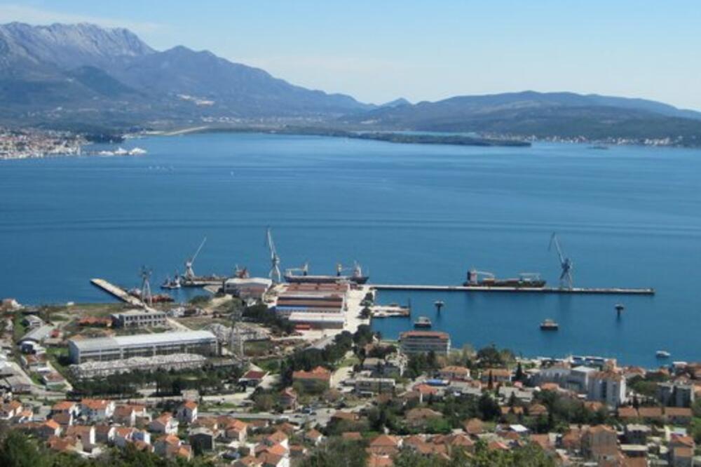 Brodogradilište u Bijeloj, Foto: Drago Krivokapić