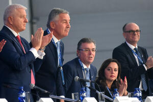 Virus nekad i ode, depees nikad