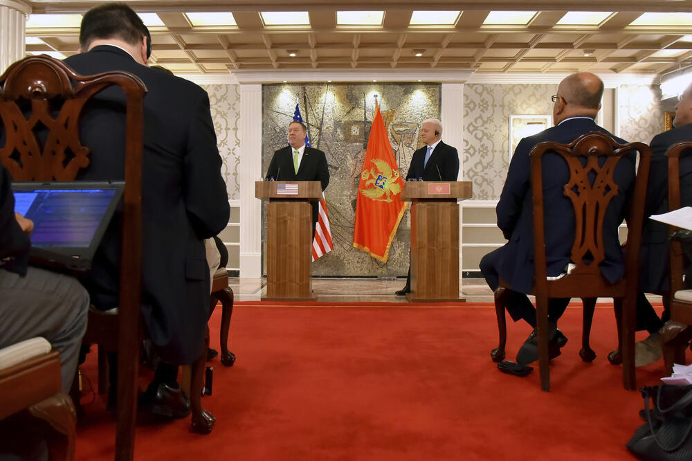 Pompeo sa premijerom Duškom Markovićem prilikom posjete Crnoj Gori, Foto: Risto Bozović