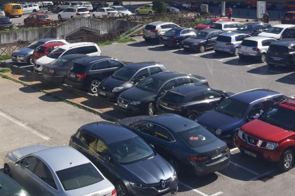 Sa jednog od parkinga u Podgorici, Foto: Vijesti online