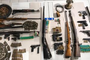 U Podgorici oduzeta veća količina oružja, petoro uhapšenih