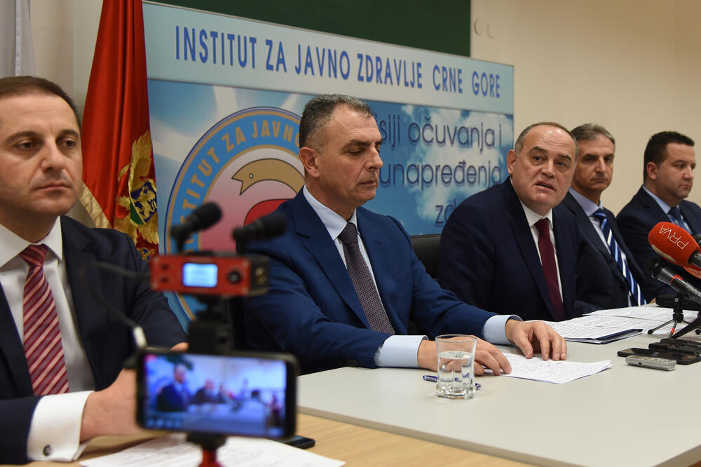 Šehović (lijevo) na današnjoj konferenciji, Foto: Luka Zeković