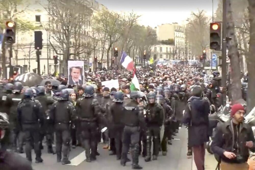 Protesti u Parizu, Foto: Twitter