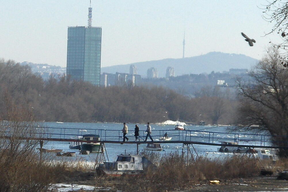 Pogled iz Zemuna na Ratno ostrvo, Ušće, Banjicu, Kumodraž i Avalu, Foto: Vladimir D. Janković