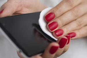 Kako pravilno da očistite svoj mobilni telefon