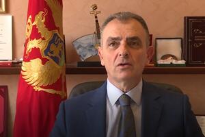 Važi li ono #ostanidoma i za ministra zdravlja?