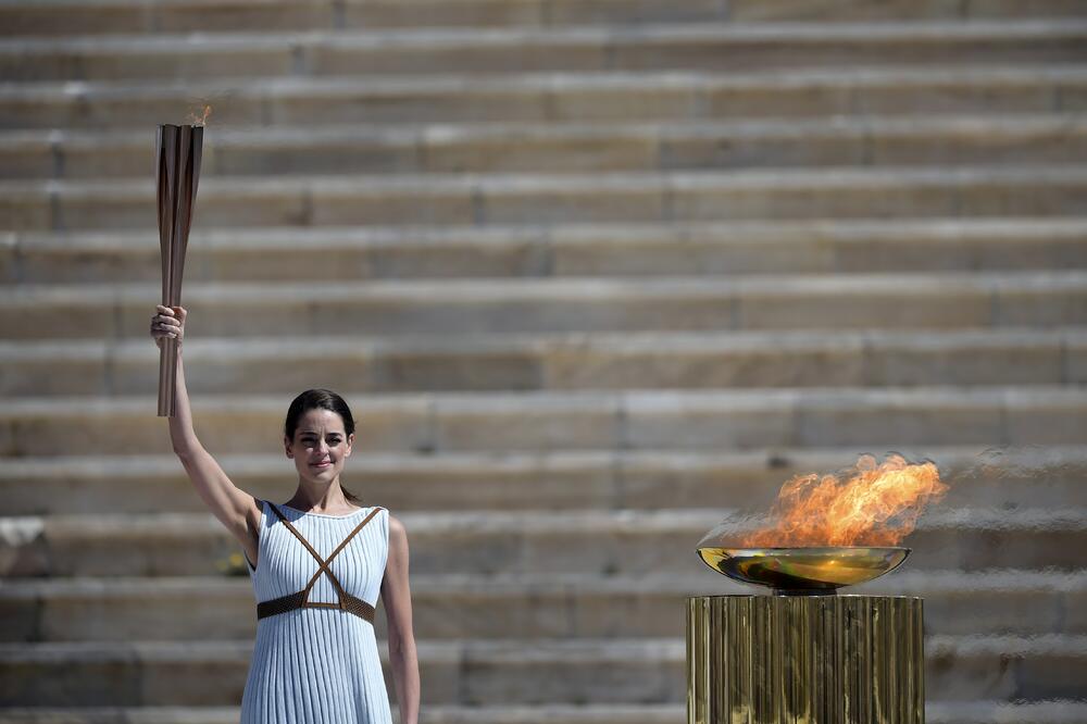 Olimpijski plamen, Foto: AP