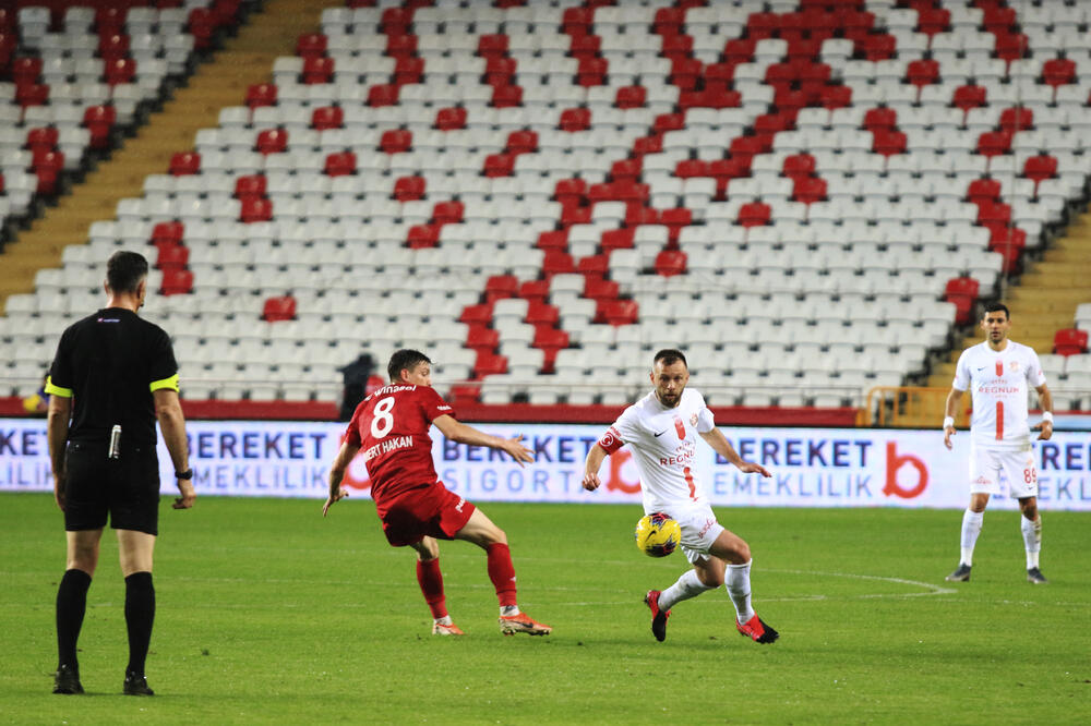 Nema više - detalj sa utakmice Antalija - Sivaspor odigrane u ponedjeljak, Foto: Beta/AP