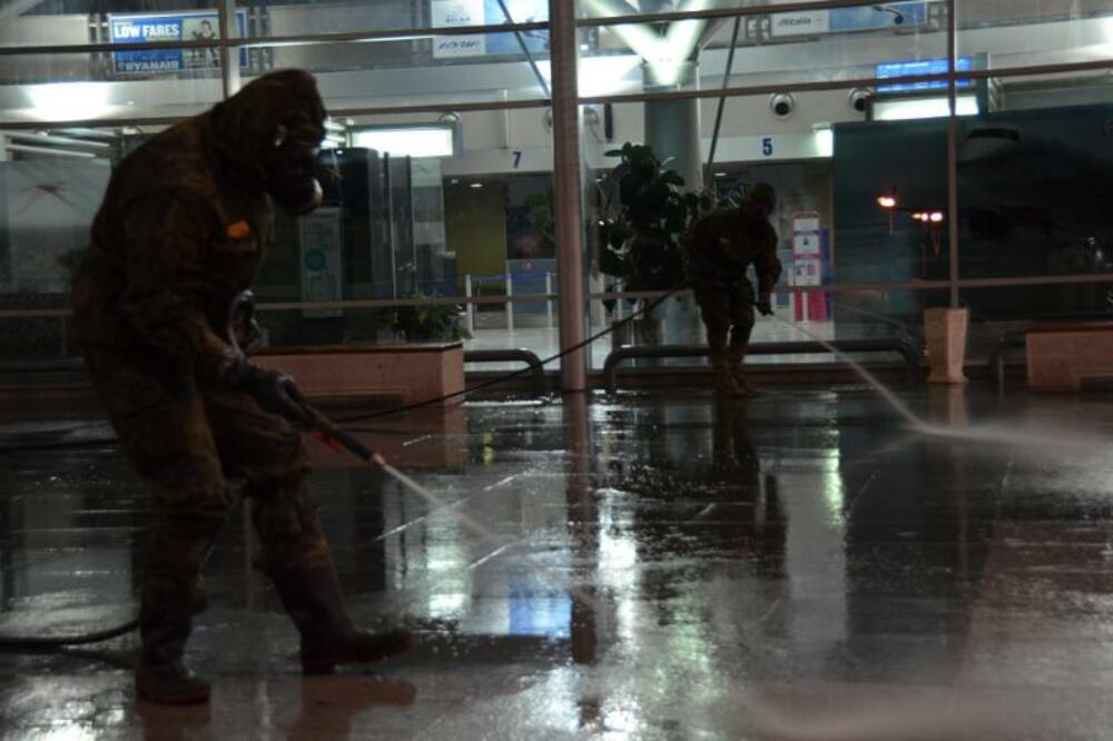 Dekontaminacija aerodroma, Foto: Vlada CG