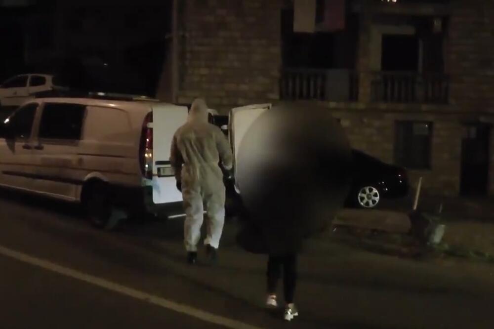 Sa akcije prebacivanja turske državljanke u karantin, Foto: Uprava policije (screenshot)