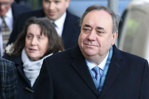 Bivši škotski premijer Aleks Salmond oslobođen svih optužbi za...
