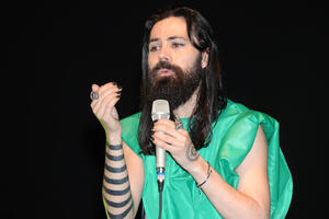 Božo Vrećo pjeva o mlinarevoj kćerki