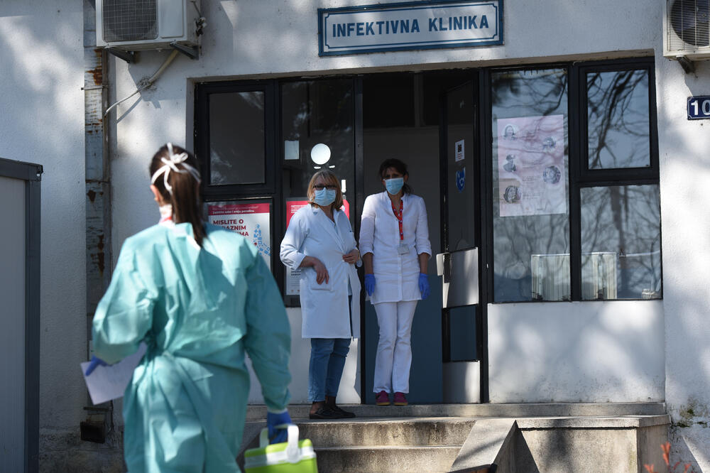 Detalj sipred Infektivne klinike u Podgorici, Foto: Savo Prelević