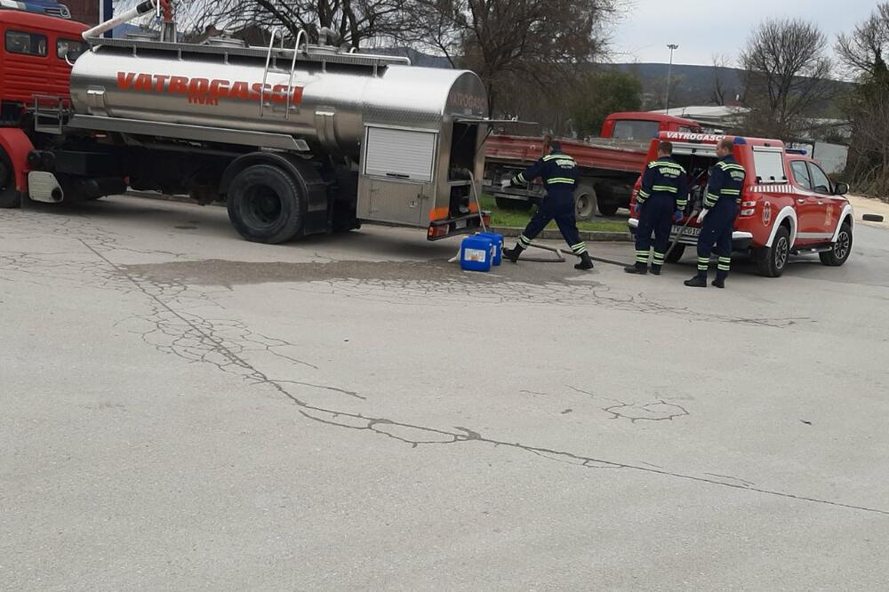 Detalj sa akcije dezinfikovanja, Foto: Siniša Luković