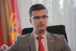 Šaranović: Banke da se odreknu naplate dodatnih usluga po osnovu...