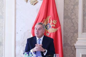 Đukanović: Vlada da odmah pripremi i treći paket ekonomskih mjera,...