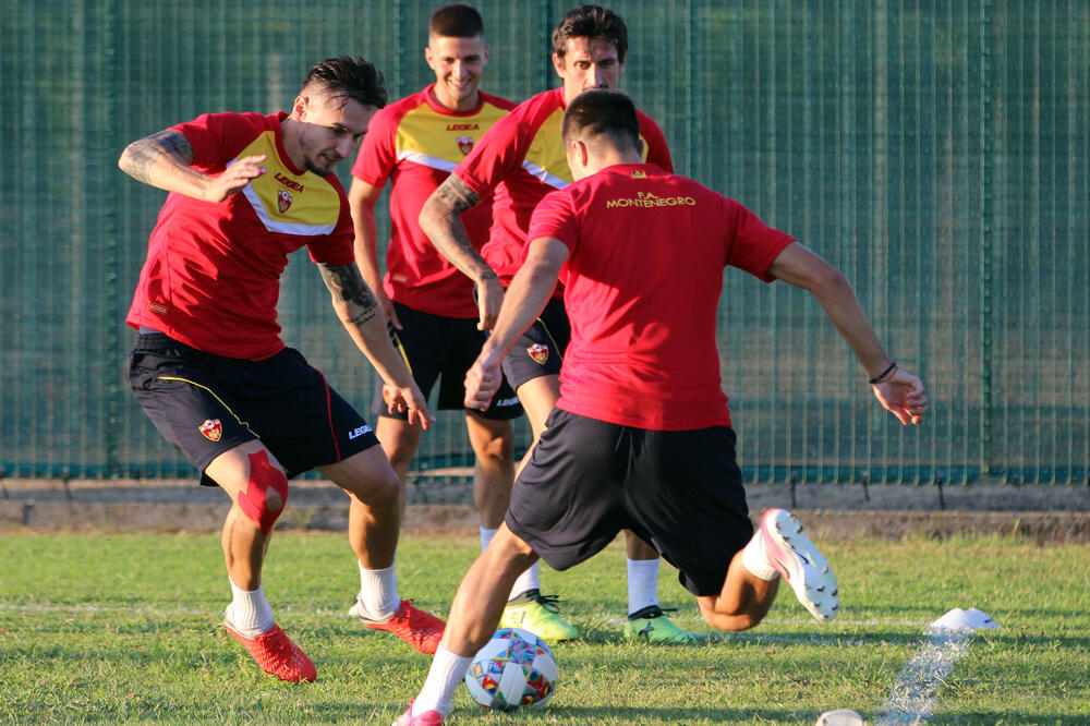 Sa treninga naše fudbalske selekcije, Foto: Filip Roganovic