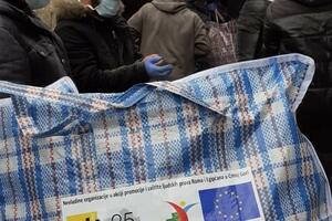 Više od 300 paketa pomoći za RE populaciju u Bijelom Polju i...