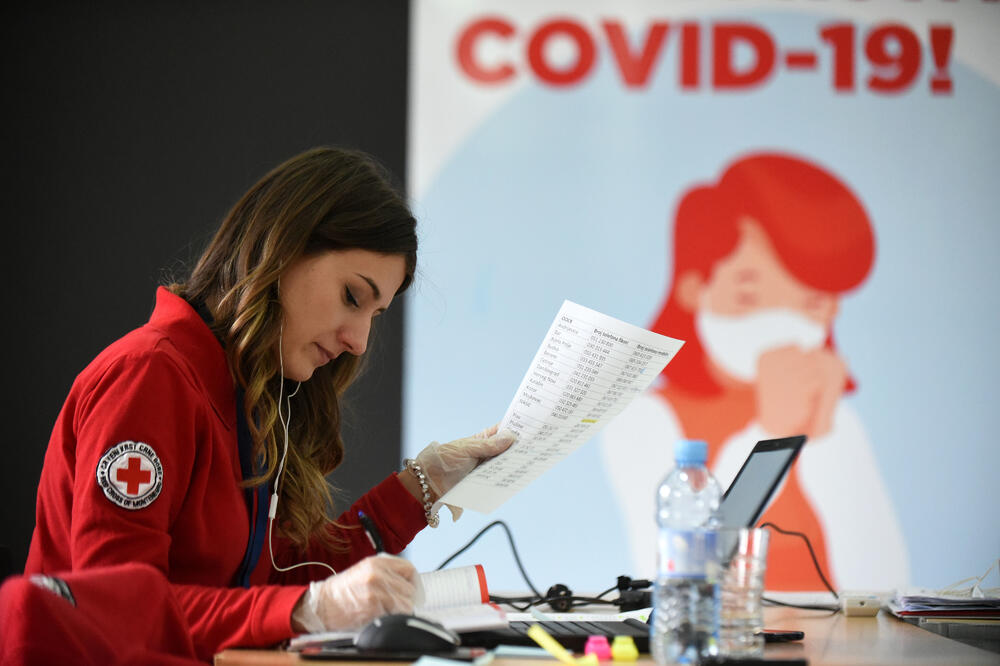 Detalj iz kol centar za pomoć građanima, Foto: Boris Pejović