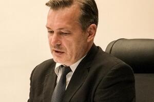 Bulatović predložio mjere: Smanjiti za trećinu cijene vode, odvoza...