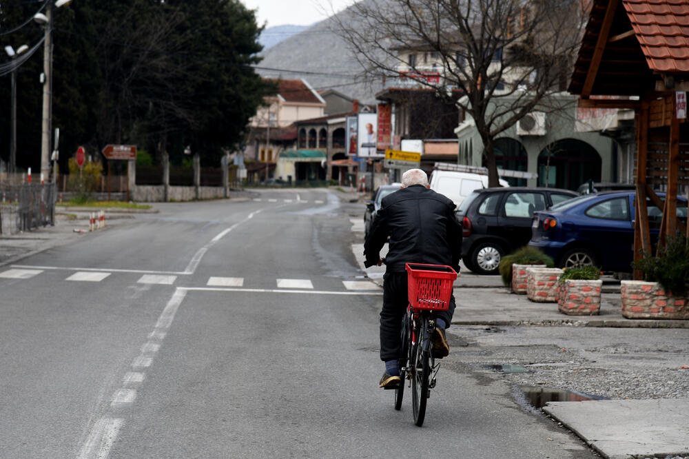 Mnogi penzioneri u nezavidnoj situaciji, Foto: Boris Pejović