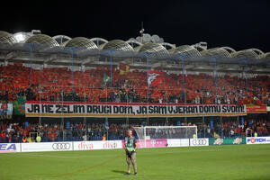 Borba protiv koronavirusa: Navijači reprezentacije se stavili na...