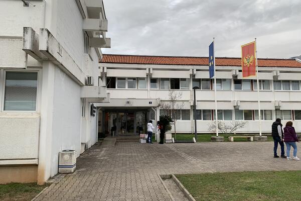 Budva u vrijeme koronavirusa: Opština zapošljava, dok kod privatnika pljušte otkazi