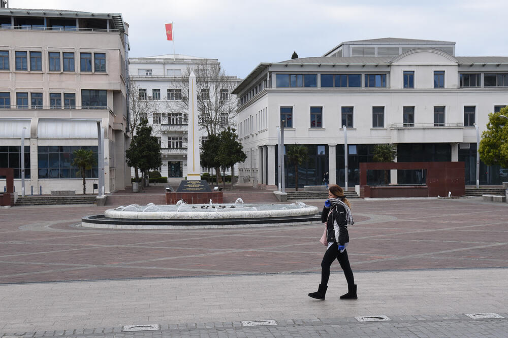 Poslodavci traže da Vlada reaguje, a ne da čeka zvaničnu statistiku u maju, Foto: Savo Prelević
