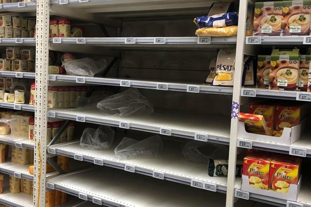 Prazne police su sada rijetkost, baš kao i kupci, Foto: Ivanka Simonović