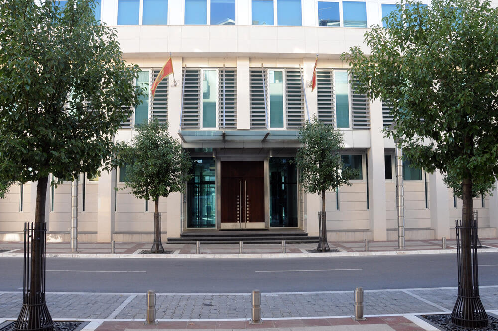 Da li će ih Vlada uzeti u obzir novim mjerama podrške: Sjedište izvršne vlasti, Foto: Luka Zeković