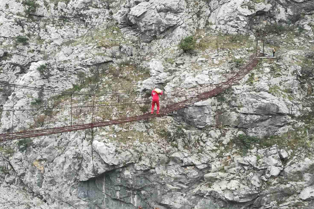 Volonter Crvenog krsta, Foto: Crveni krst Crne Gore, Crveni krst Crne Gore